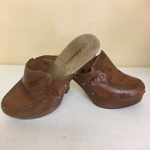 Cute brown clogs